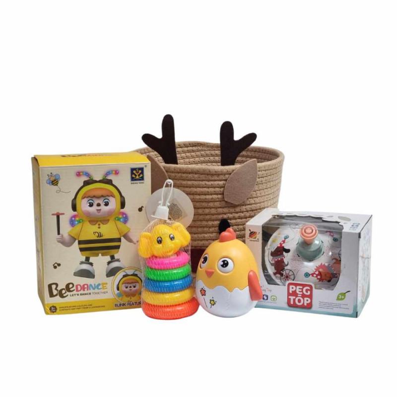 Коледна кошница за бебче момиче с пчеличка