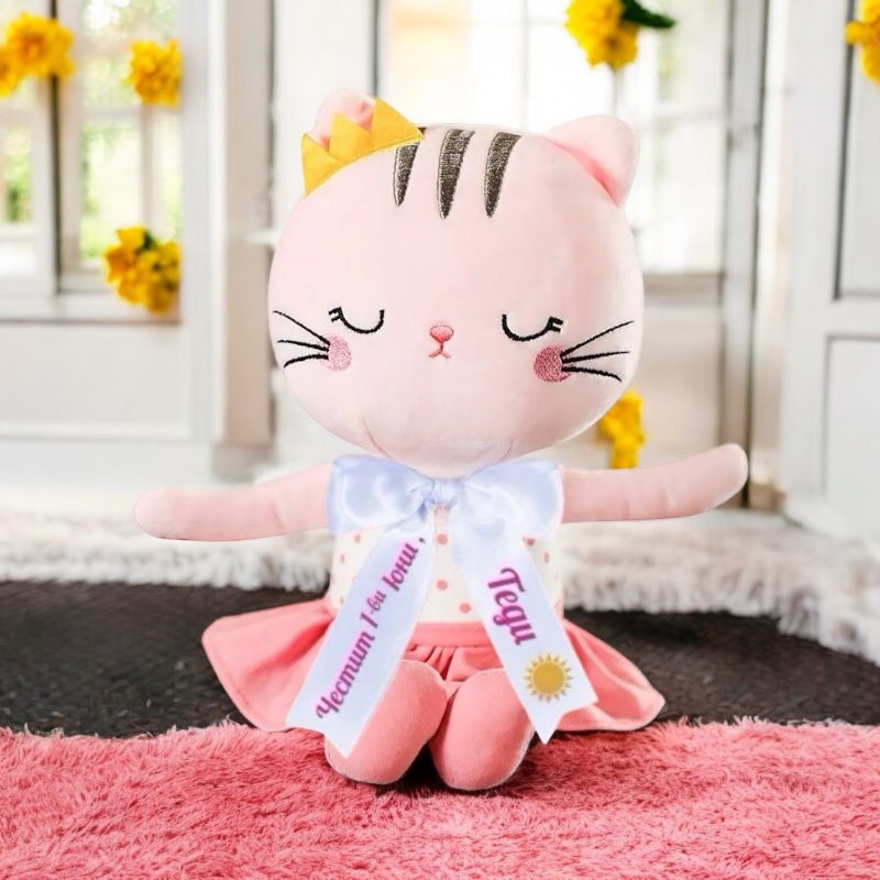 Плюшено коте Рая с рокля и надписана панделка, розово, 35 см