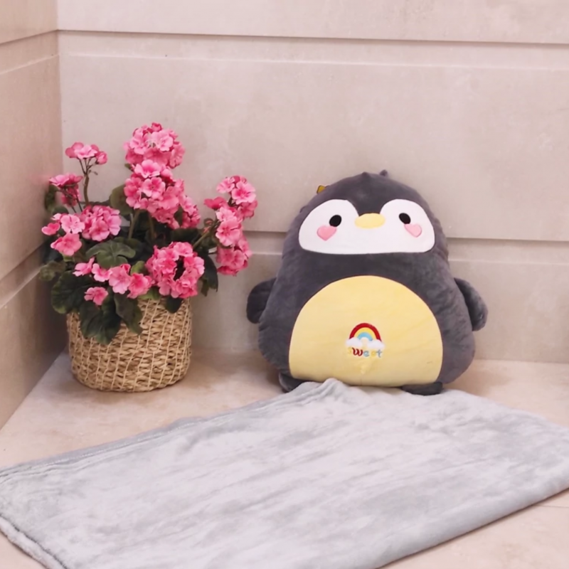 Плюшена възгланичка пингвин, 40 см + одеалце