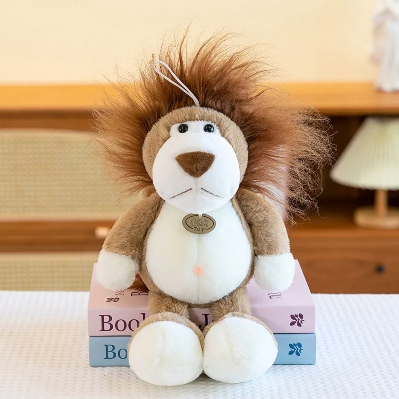 Плюшен лъв Симо с медальон, 30 см