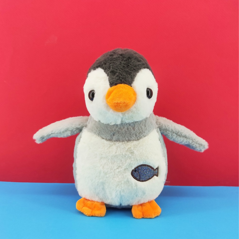 Плюшен пингвин Педро с коледна песен на български, 25 см