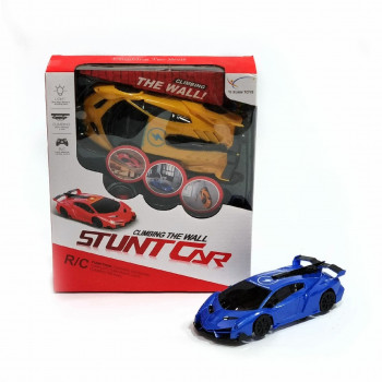 Синя кола с дистанционно управление