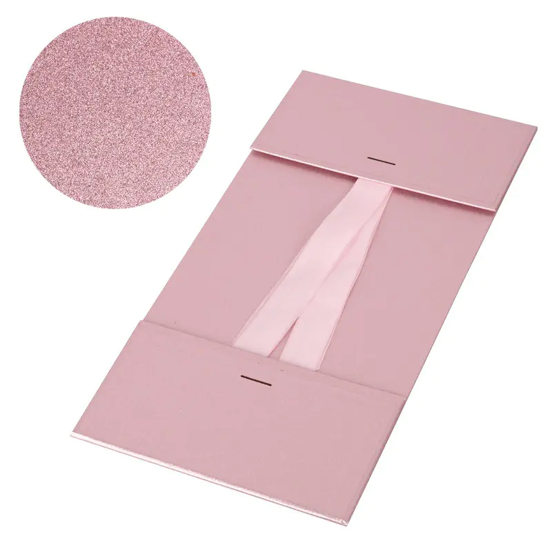 Подаръчна кутия с панделка в розово