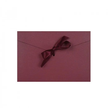 Плик от луксозен перлен картон със сатенена панделка в цвят бордо