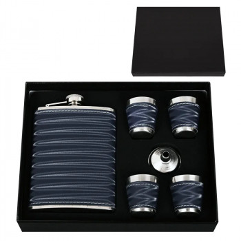 Комплект манерка с аксесоари /кожа и метал/