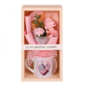Подаръчен комплект чаша с букет сапунени рози в кутия с ПВЦ капак