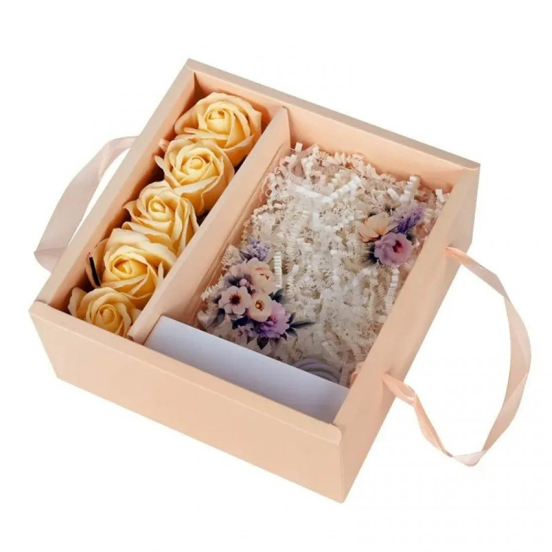 Комплект за любима жена - Плюшено мече с LED лампа и сапунени рози