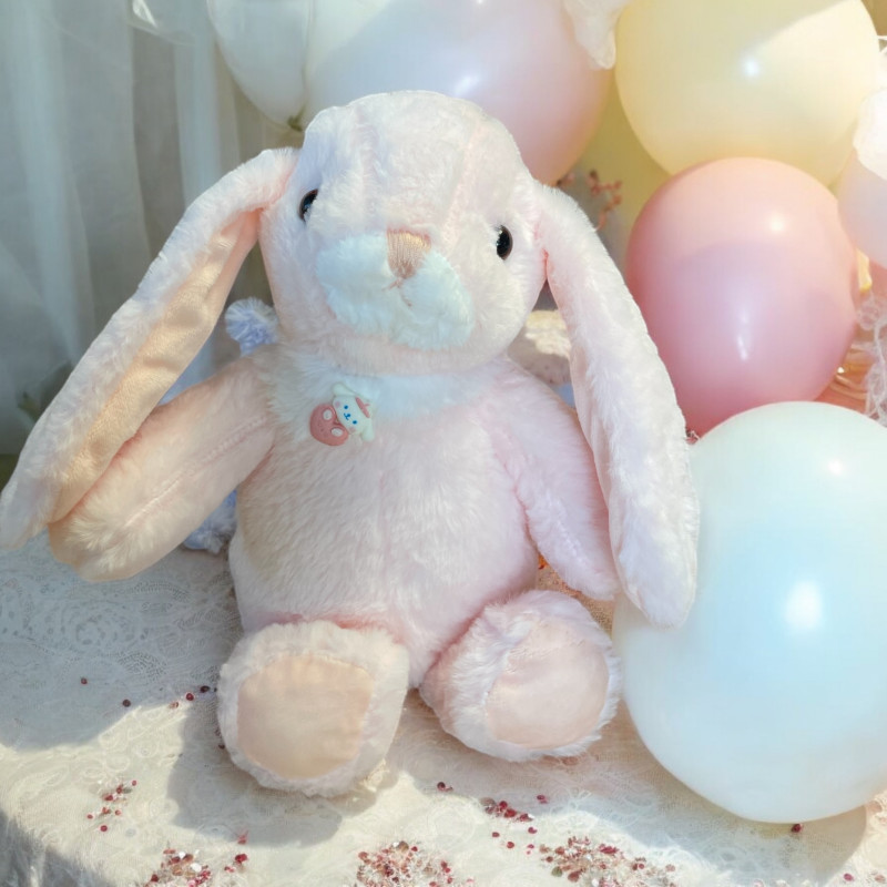 Плюшено зайче с дълги уши и медальон, розово, 32 см