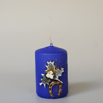 Коледна свещ цилиндър с декорация подкова, синя