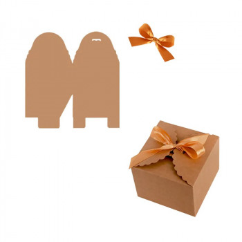 Кутия квадрат с панделка в кафяво